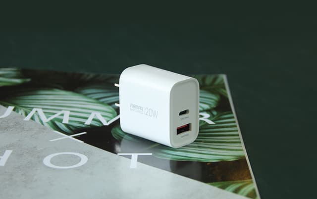 Củ sạc nhanh REMAX QC 3.0+ PD 20W RP- U120